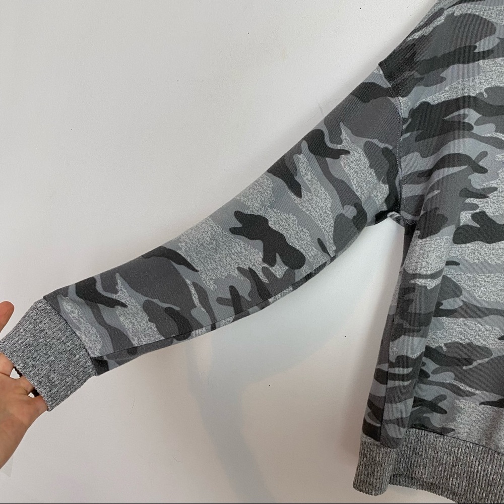 Splendid Super Soft Pullover Sweatshirt Camouflag… - image 5